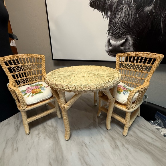 Pleasant Company 1989 Samantha's Wicker Table and Chair from Birthday collection